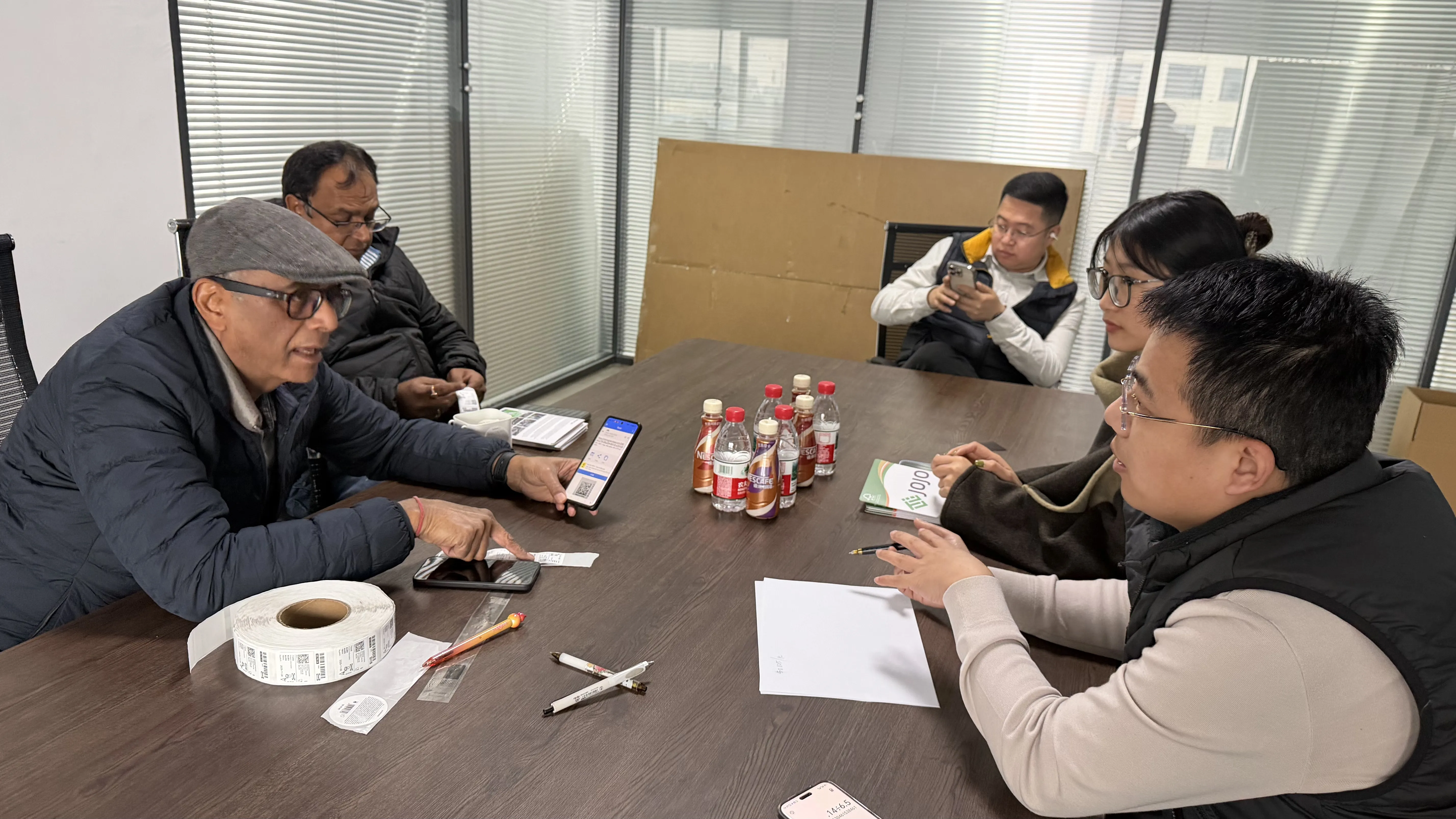 Warmly welcome customers to visit our factory