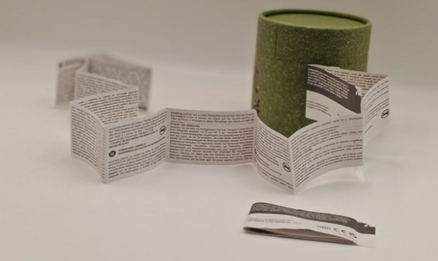 Cosmetics multi-layer folding label